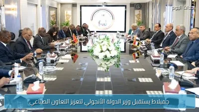 جمبلاط يستقبل وزير الدولة الأنجولي لتعزيز التعاون الصناعي