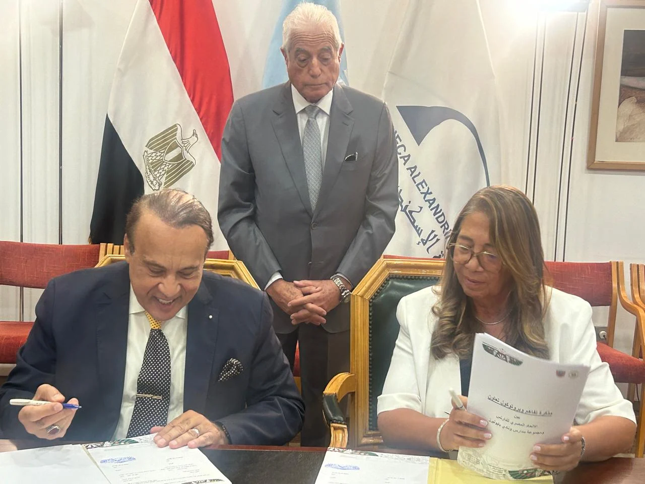 خالد فودة يشهد توقيع اتفاقية تعاون بين الاتحاد المصري للدارتس ونادي بايونيرز  (3)