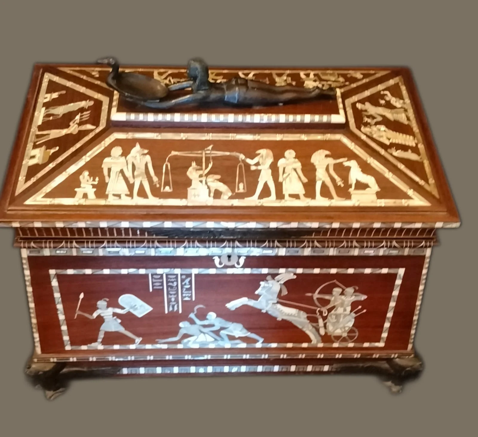 قطع أثرية لشهر سبتمبر (1)