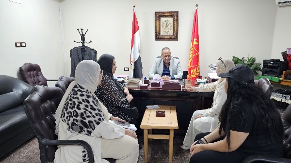 بعد شكواها.. وكيل تعليم بورسعيد يستقبل والدة الطالبة بعد شكواها.. وكيل تعليم بورسعيد يستقبل والدة الطالبة