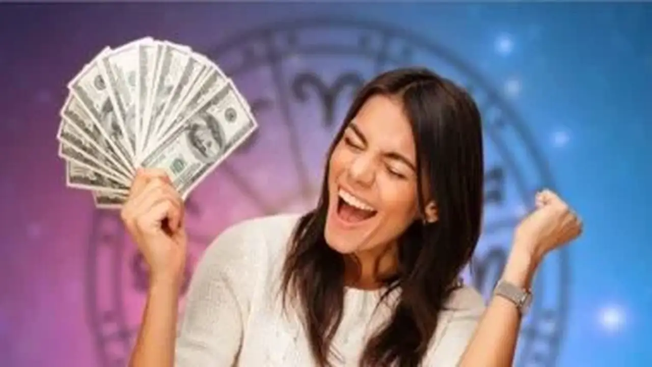 آه لو لعبت يا زهر.. 3 أبراج تتخلص من الأزمات المالية اليوم بفضل حدث فلكي