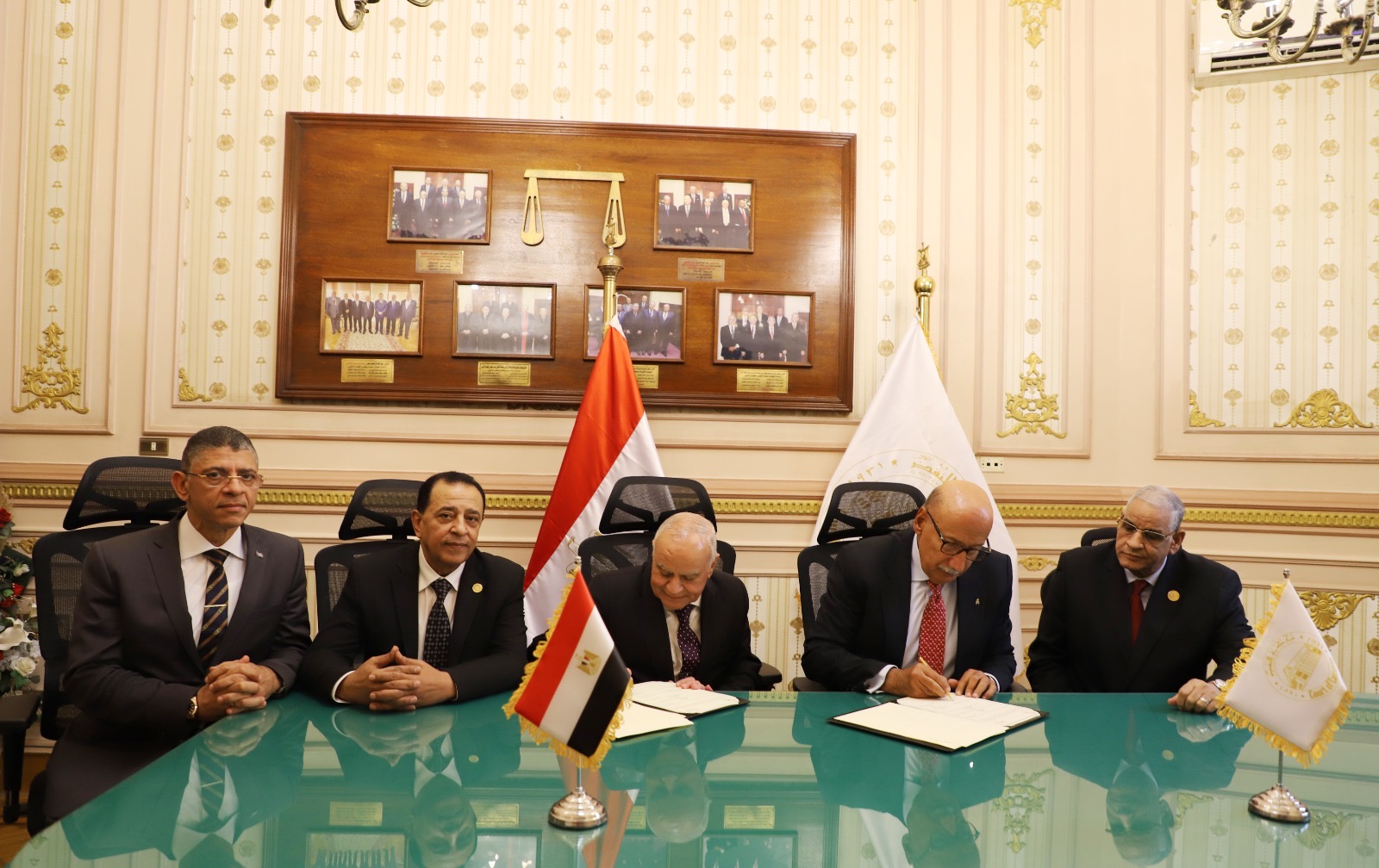 صورة من توقيع البروتوكول