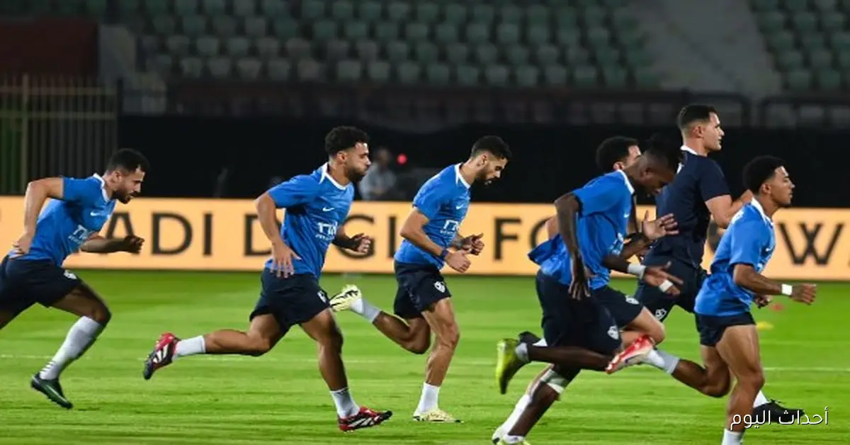 أيمن منصور: الزمالك يمتلك لاعبين مهاريين قادرين على إحداث الفارق في القمة