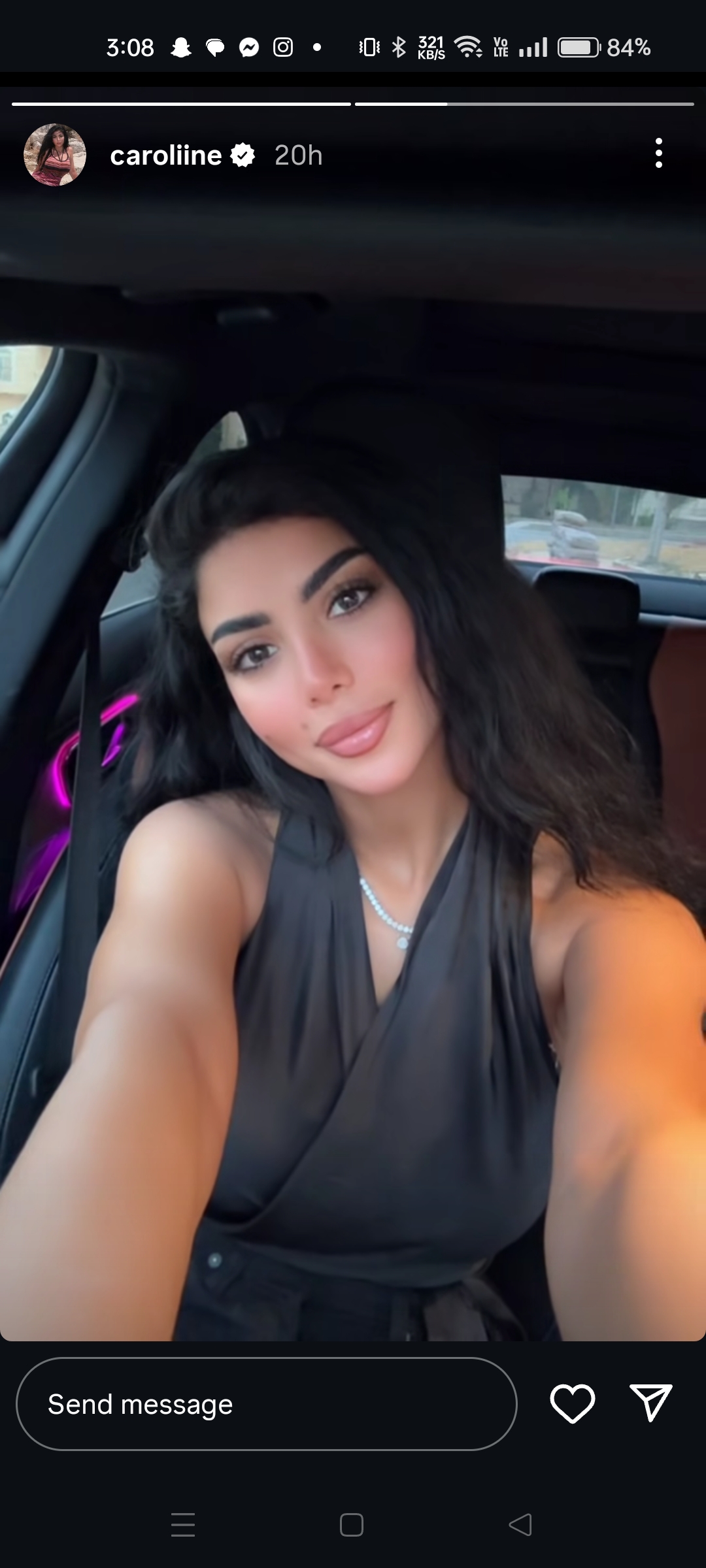 كارولين عزمي