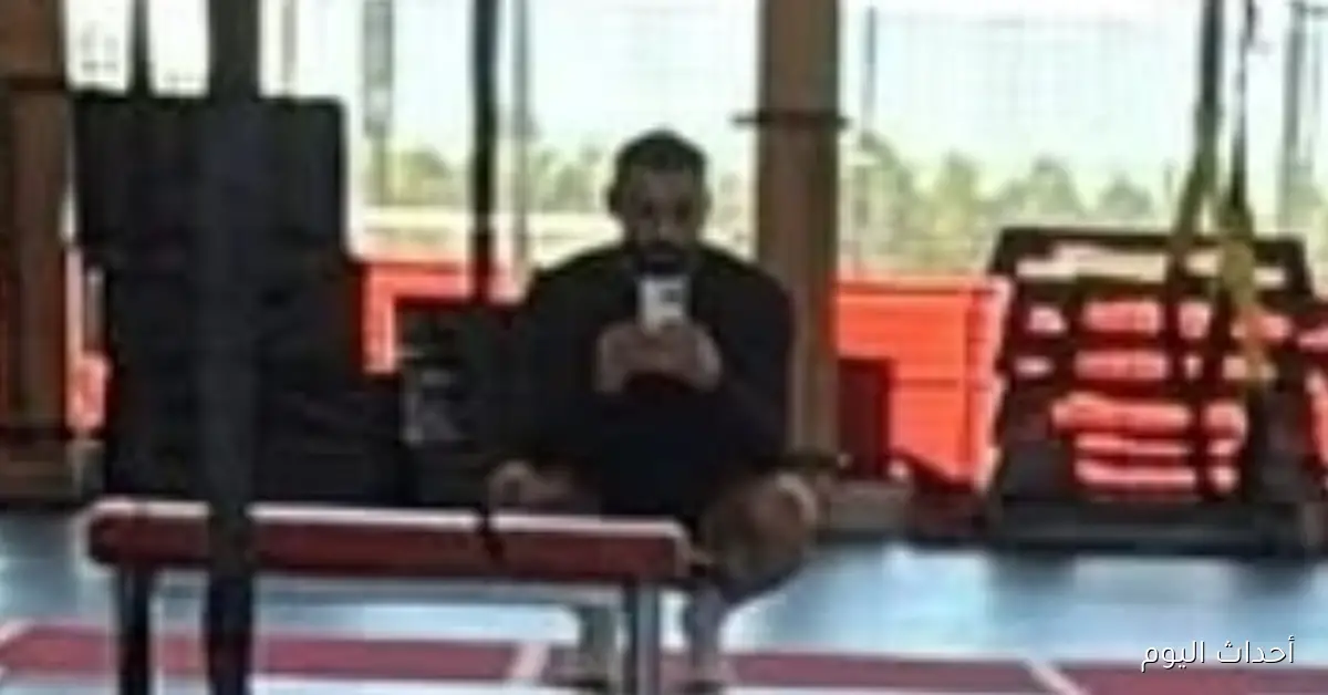 محمد صلاح يتألق برشاقته في صالة الألعاب الرياضية