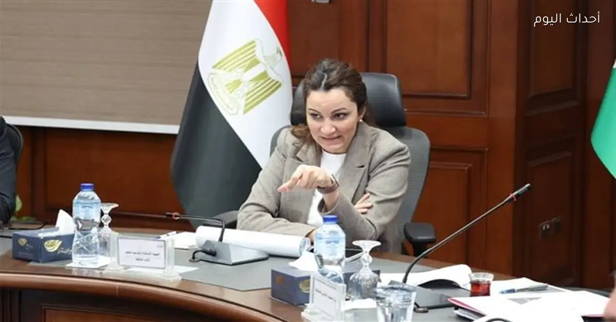 نائب محافظ الجيزة تلتقي المواطنين لحل الشكاوى المقدمة