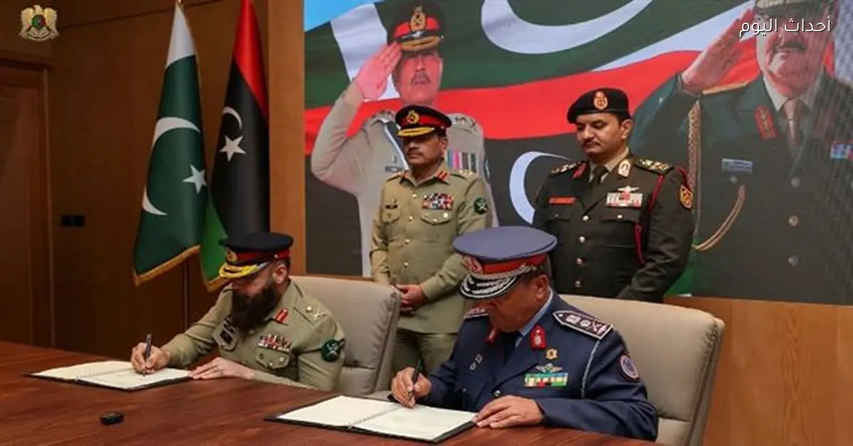 ليبيا وباكستان توقعان صفقة أسلحة بمليارات الدولارات بحضور صدام حفتر رغم الحظر الدولي