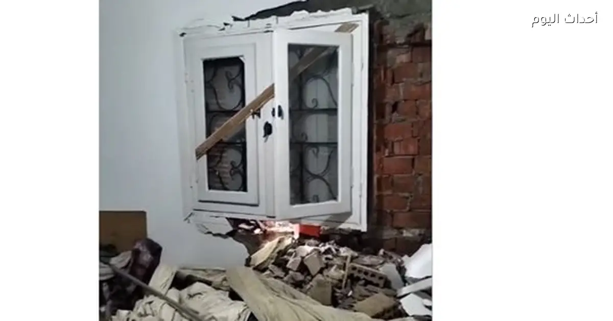 أتوبيس مدرسة يقتحم غرفة نوم أسرة في مدينة بدر والأطفال أغمي عليهم