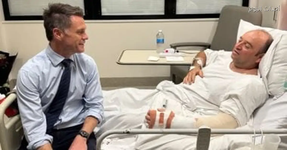 أحمد الأحمد يواجه الخطر لنزع سلاح منفذ هجوم سيدني بعد زيارة رئيس وزراء الولاية