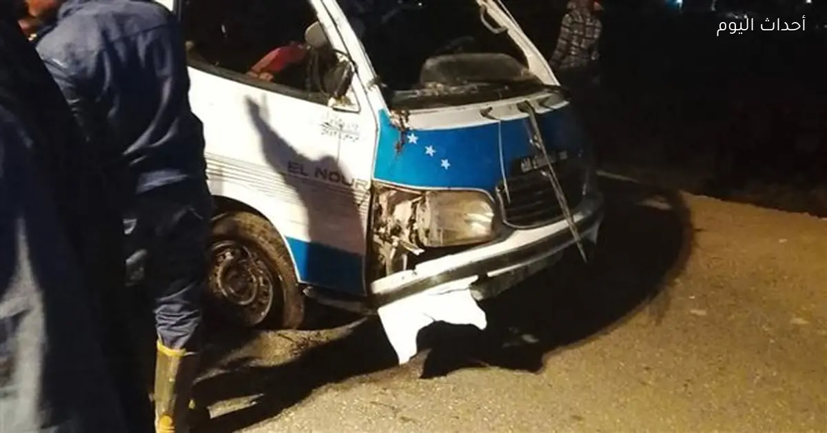 انتشال الميكروباص من ترعة الشوينة في قنا