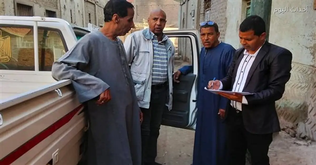 حملات تفتيشية على اللافتات غير المرخصة في قنا