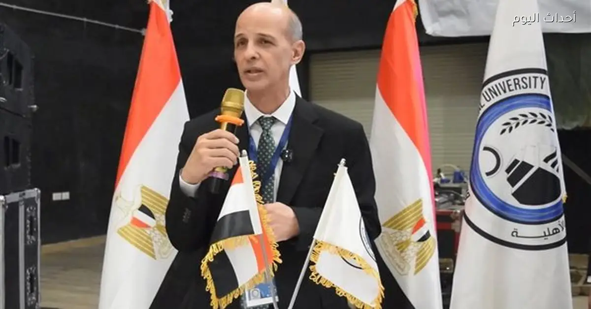 رئيس جامعة بني سويف الأهلية يزور طلاب حادث الاختناق