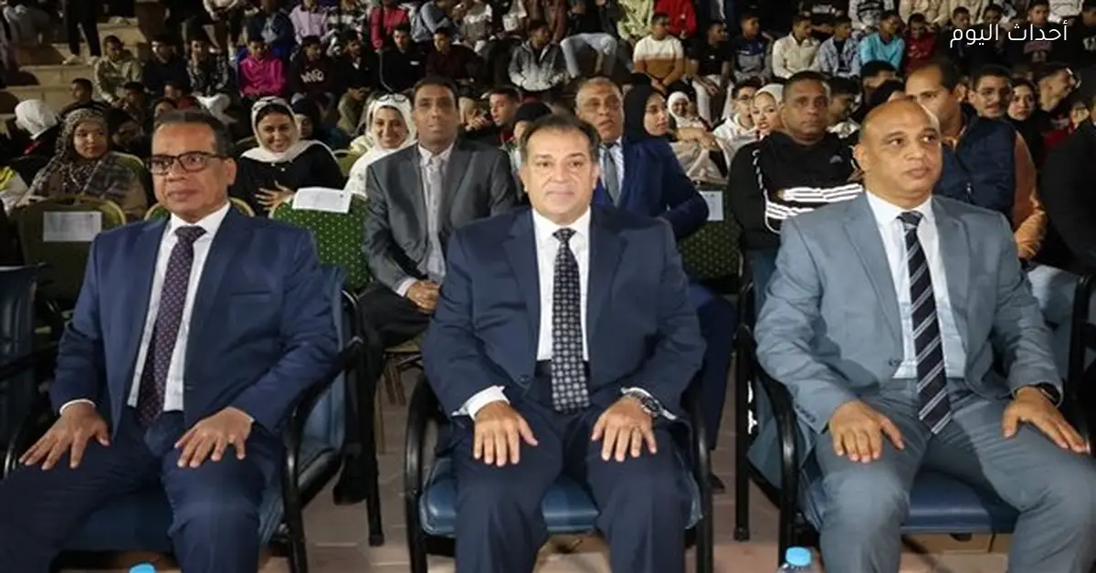 رئيس جامعة قنا يزور منطقة المكتبات ويطلب تحسين موقف السيارات