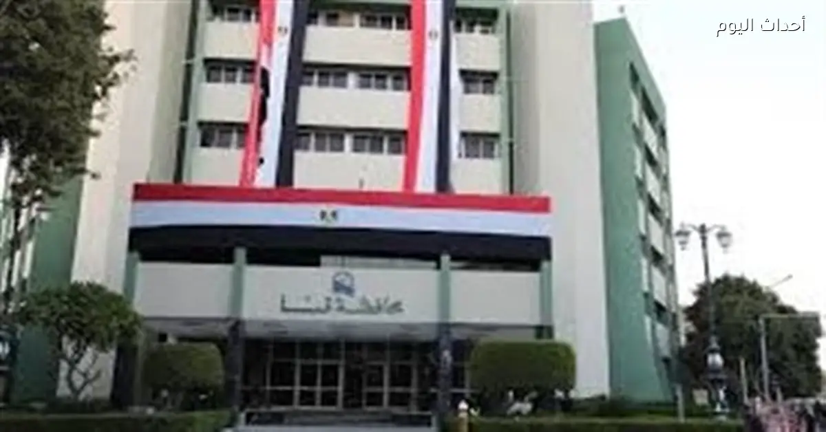 قنا تبدأ حملة لإزالة الإعلانات المخالفة في الشوارع