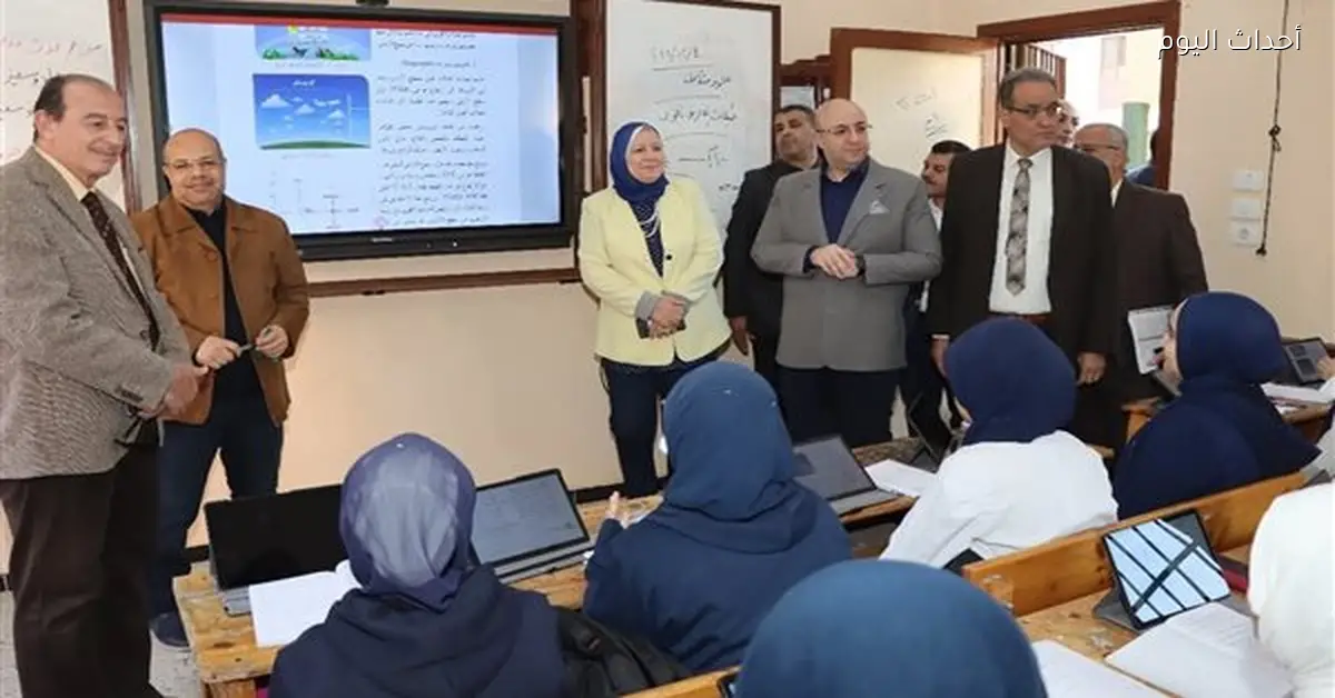 محافظ بني سويف يستعرض إنجازات قطاع التعليم بالمحافظة