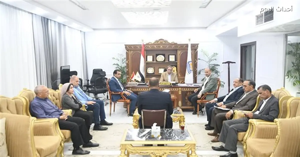 محافظ قنا يجتمع للتحضير للموجة 28 لإزالة التعديات