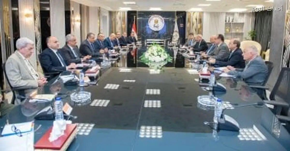 وزيرا الإنتاج الحربي وقطاع الأعمال يبحثان تعزيز التعاون