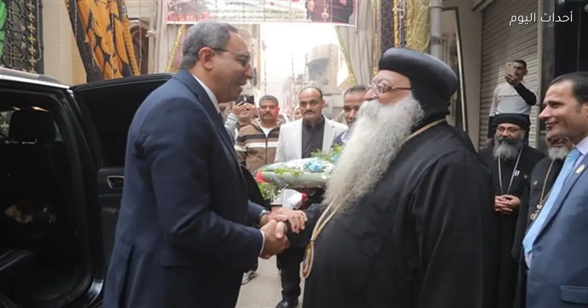 محافظ قنا يحتفل مع أقباط دشنا بعيد الميلاد
