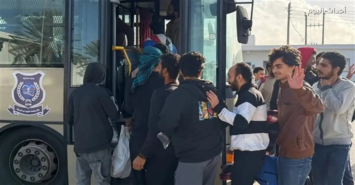 ترحيل مهاجرين مصريين غير شرعيين من ليبيا