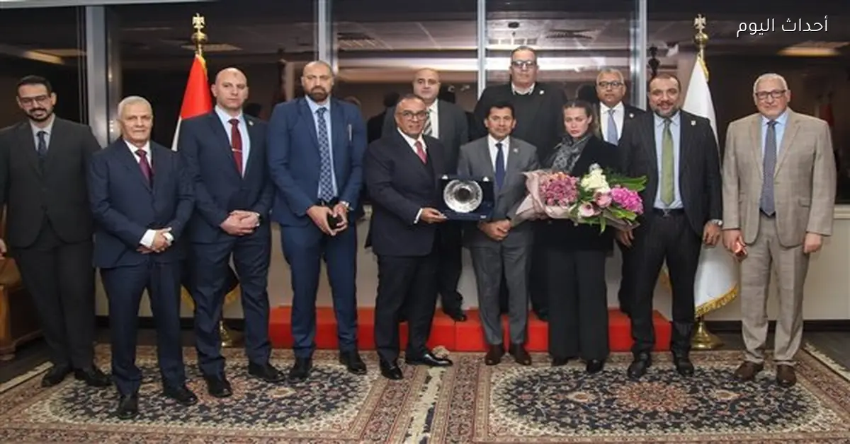 وزير الرياضة يلتقي اتحاد السلة لمناقشة خطط التطوير والانتشار