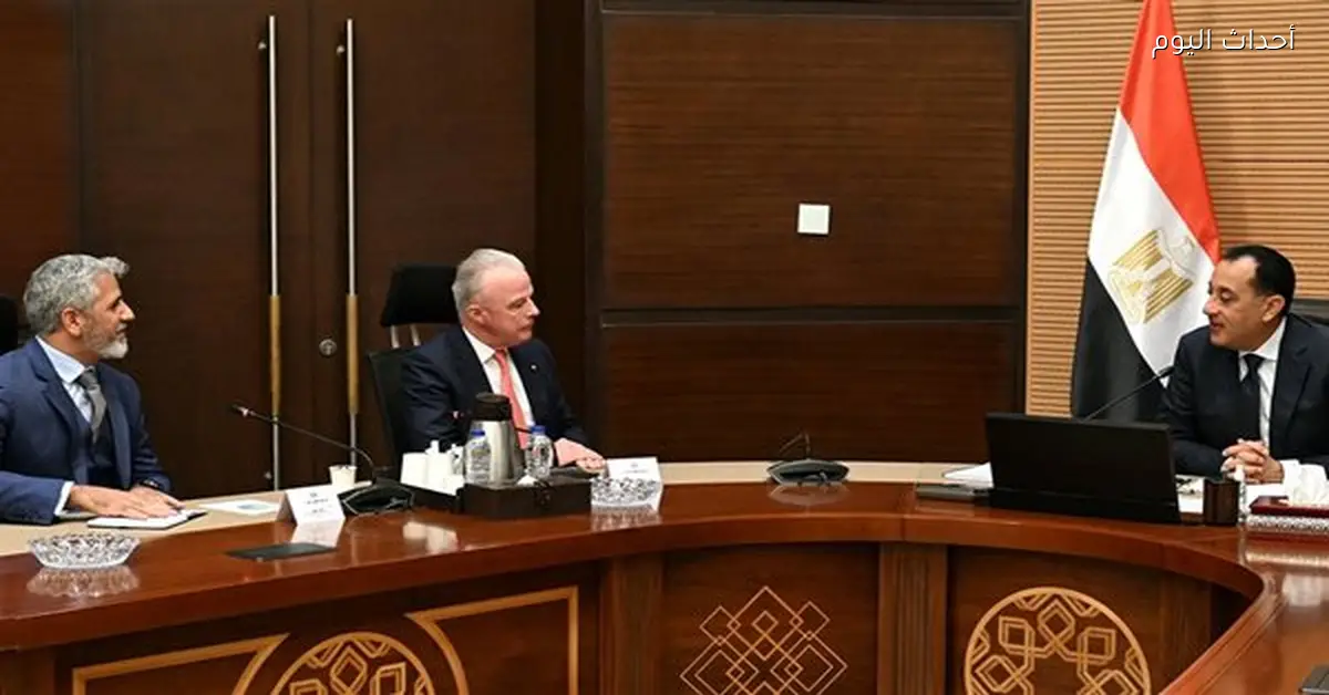رئيس الوزراء يلتقي رئيس شركة بوينج لتعزيز الشراكة