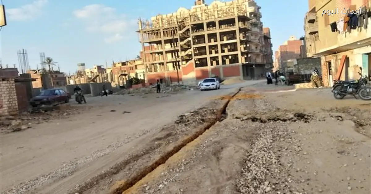 أهالي الجناين يطالبون برصف طريق القرية في السويس