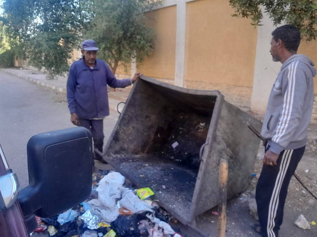 قمامة في قنا