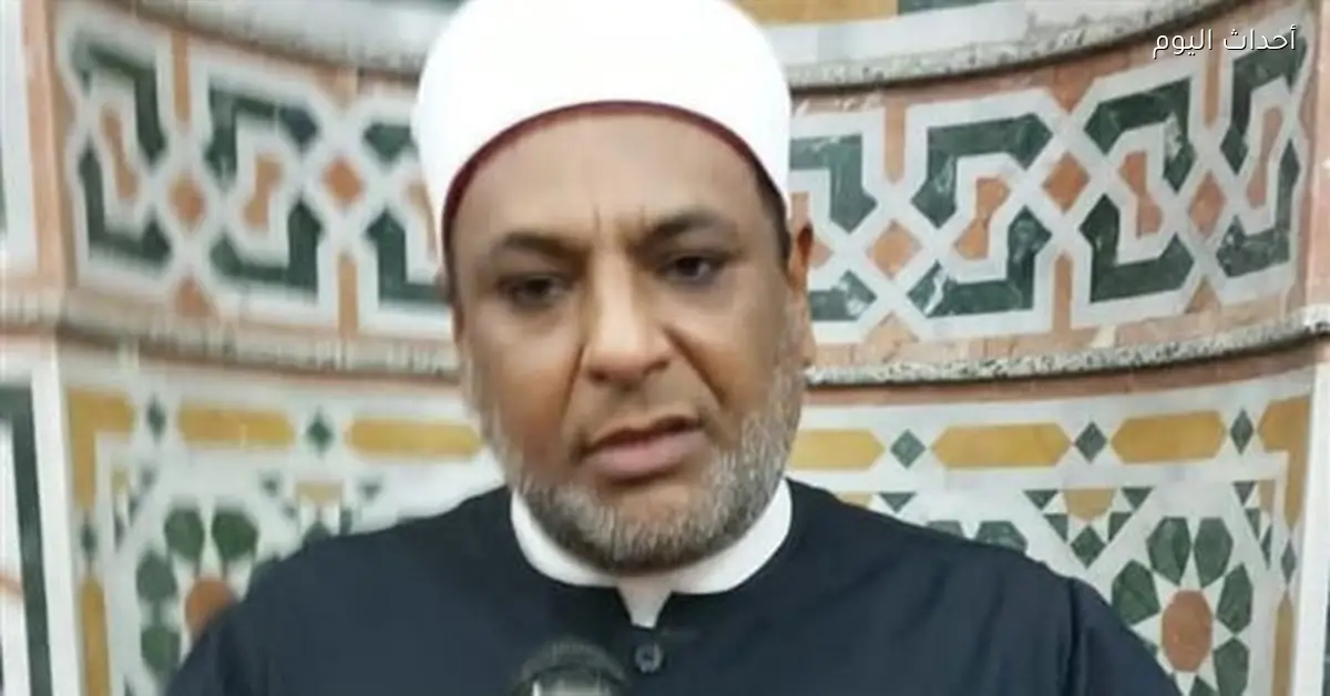 إمام مسجد يهنئ أقباط نجع حمادي بعيد الميلاد عبر مكبرات الصوت