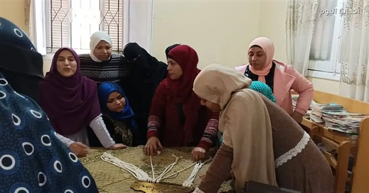 بدء فعاليات برنامج علمني حرفة لتدريب المشغولات اليدوية بالسويس