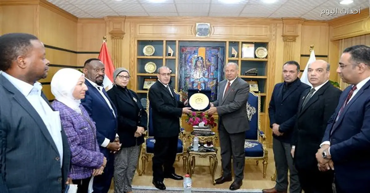 رئيس جامعة المنصورة يستقبل وفد معهد أمراض القلب التنزاني