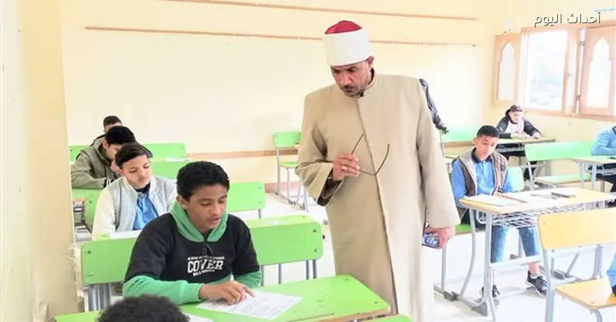 رئيس منطقة السويس الأزهرية يراقب امتحانات الشهادتين الابتدائية والإعدادية