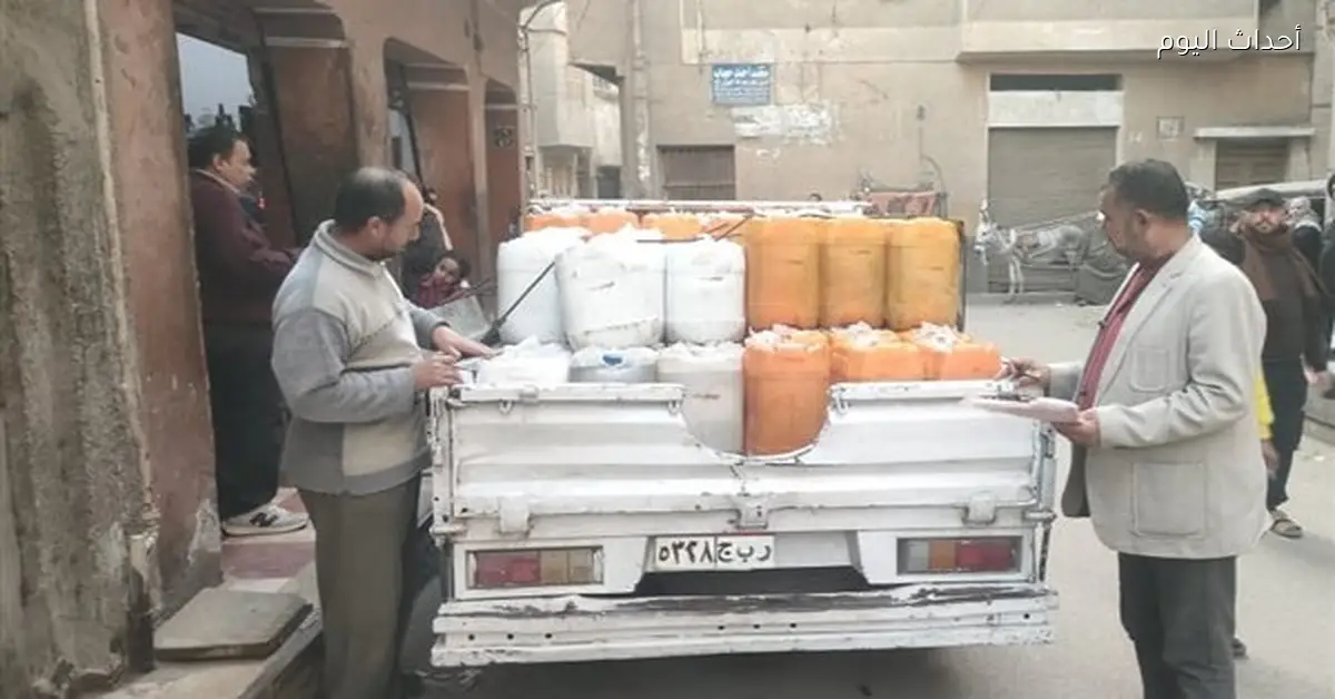 ضبط 12.5 طن من المواد الغذائية والأسمدة مجهولة المصدر في الشرقية