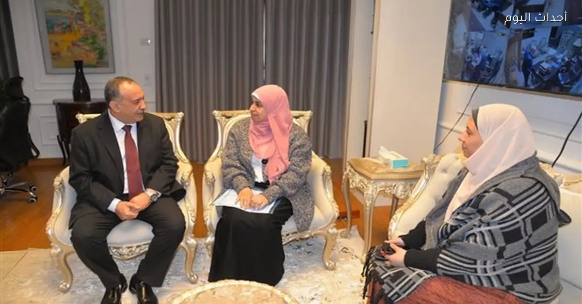 محافظ أسيوط يدعم زينب بدر تقديرًا لكفاحها