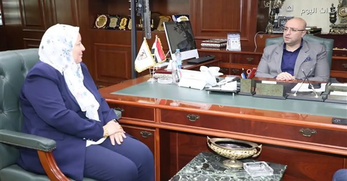 محافظ بني سويف يراجع استعدادات التعليم لامتحانات منتصف العام