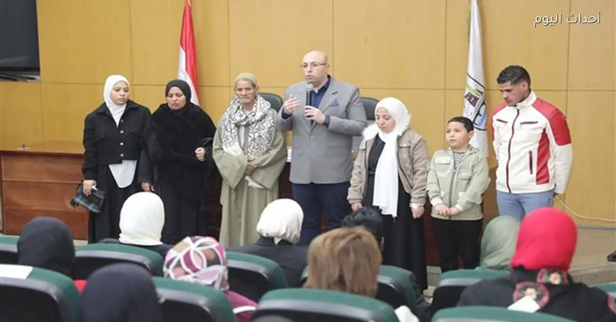 محافظ بني سويف يكرم أسرة الفقيد محمد معبد