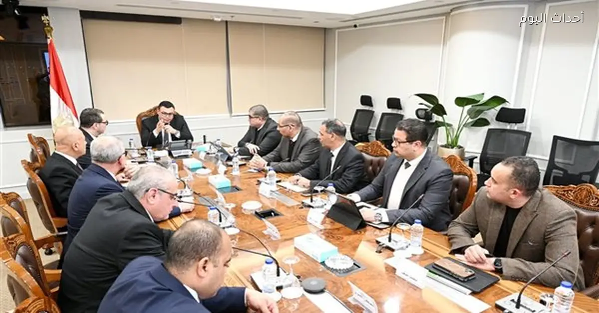 وزير الإسكان يراجع مشروعات مدينة العلمين الجديدة