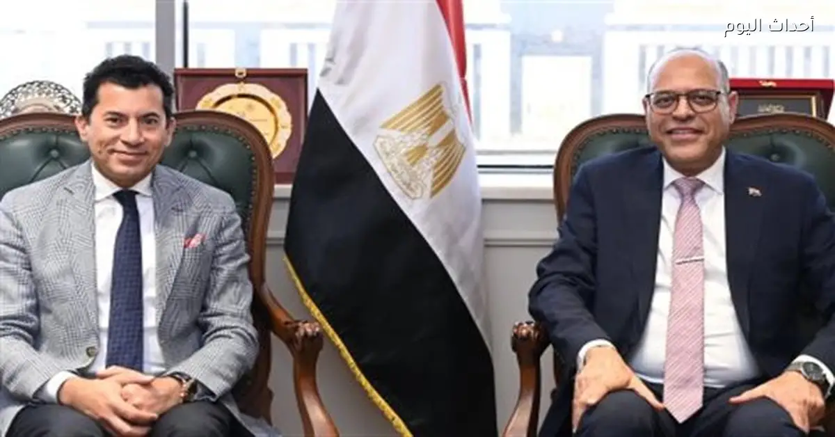 وزير العمل يهنئ وزير الشباب بتوليه رئاسة وزراء الشباب العرب