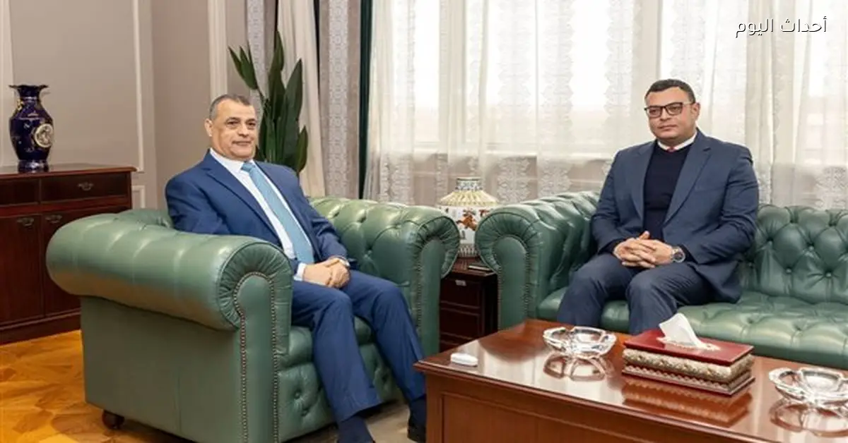 وزيرا الإنتاج والإسكان يراجعان مشروعات المبادرة الرئاسية