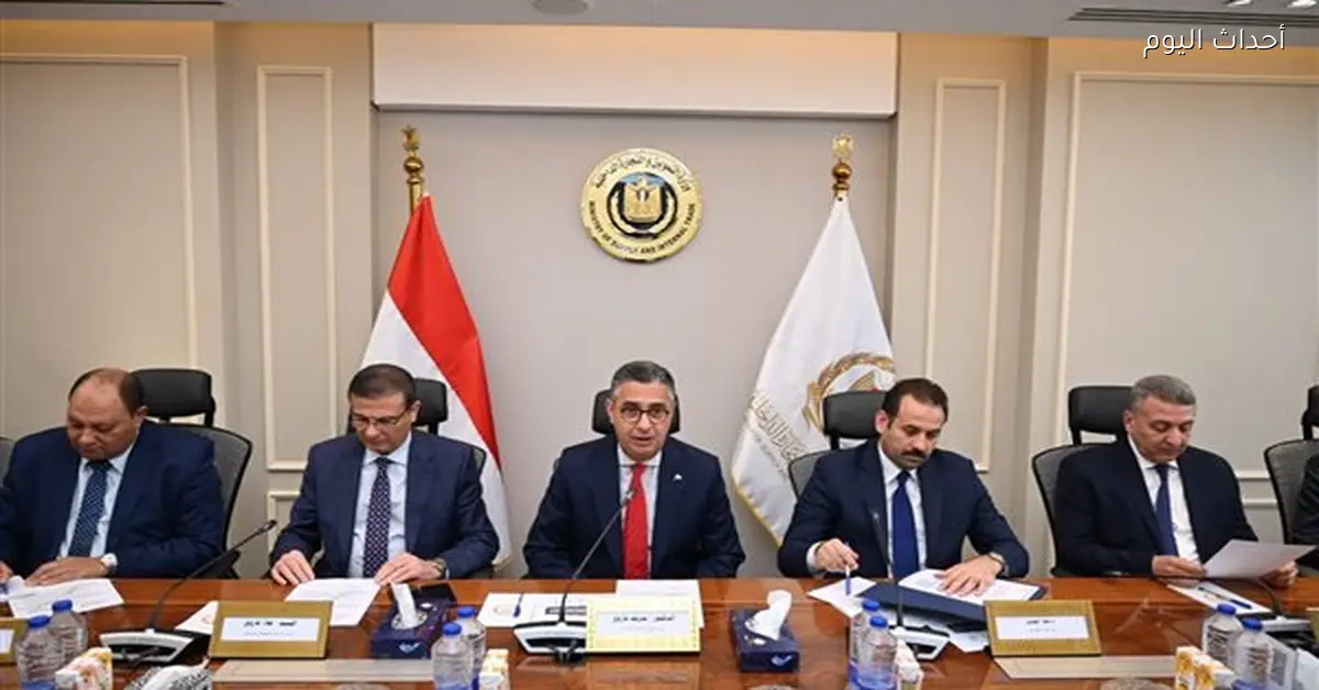 وزراء التموين والزراعة يناقشون مستقبل صناعة السكر