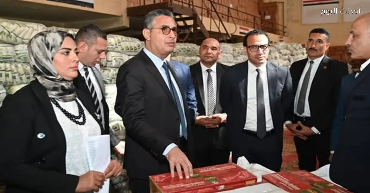 وزير التموين يتفقد السلع التموينية في القاهرة