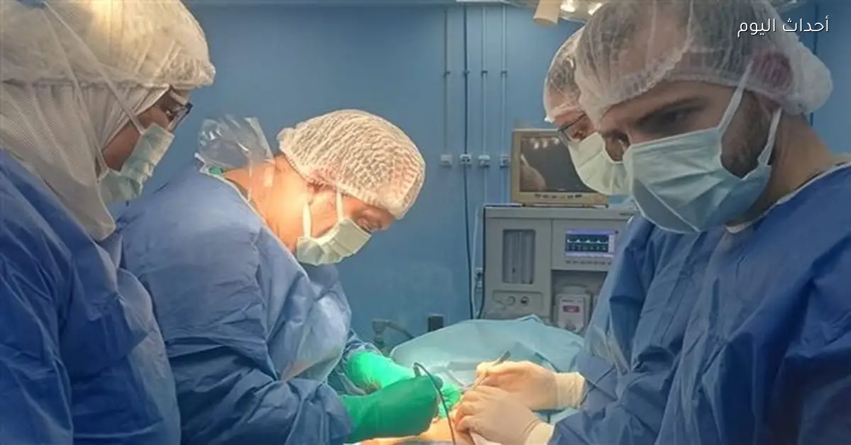 تدخل جراحي ينقذ مريضًا من إصابة قرب القلب بدكرنس العام