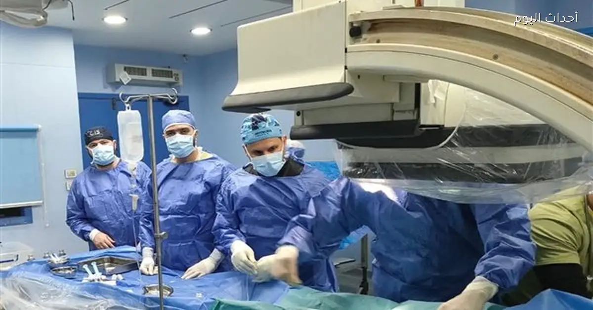 مستشفى الكهرباء ينجز عمليات قلب معقدة لكبار السن