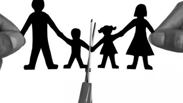 استشاري أسري يكشف خفايا حياة المطلقات بعد كارثة سموحة