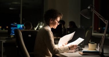 5 أبراج تحب الشغل بالليل والثور في المقدمة