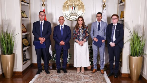 وزيرة التنمية توقع شراكة مع الأكاديمية العربية لتأهيل كوادر المحليات