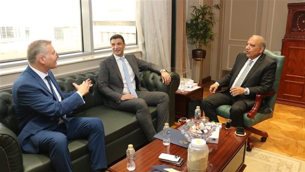 اجتماع وزراء الكهرباء والبترول والصناعة لبحث أمن الطاقة