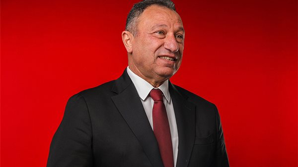 الخطيب يعبر عن عدم رضاه بسبب تأخر العمل في ستاد الأهلي