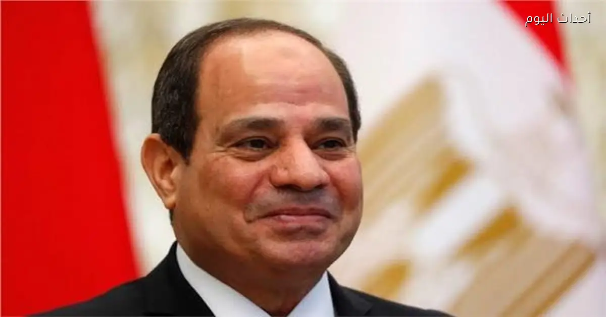 السيسي يضع أكاليل زهور على شهداء القوات المسلحة وقبر السادات في ذكرى تحرير سيناء