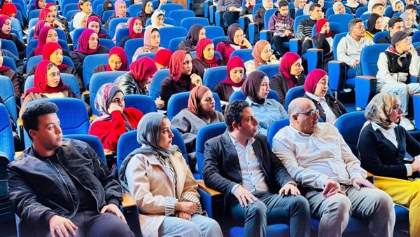 الشباب والرياضة تنظم فعاليات مركز القيادات الطلابية بجامعة كفر الشيخ