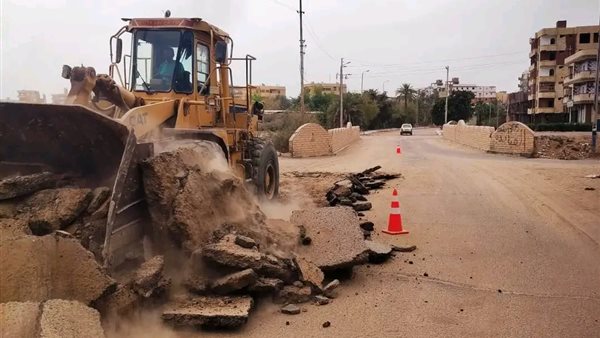 بدء رصف الطريق الدائري بلانة وكشط أسفلت وادي العرب